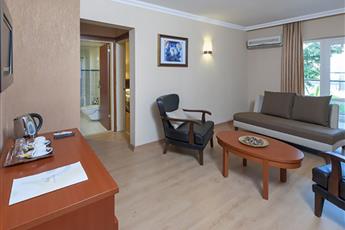 Julian Club Hotel