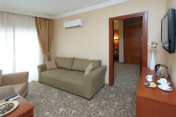 Julian Club Hotel