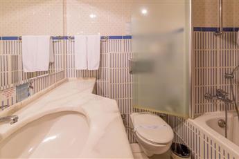 Julian Club Hotel