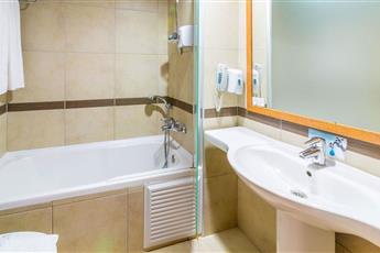 Julian Club Hotel