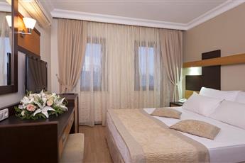 Kandelor Hotel 4*
