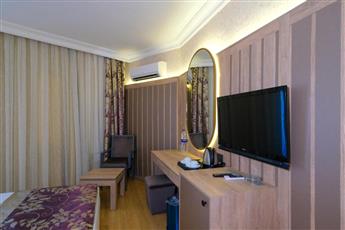 Kandelor Hotel