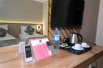 Kandelor Hotel