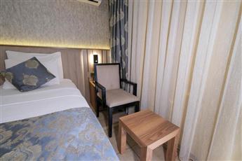 Kandelor Hotel