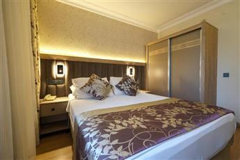 Kandelor Hotel