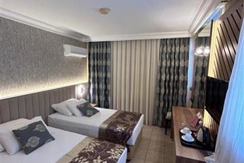 Kandelor Hotel