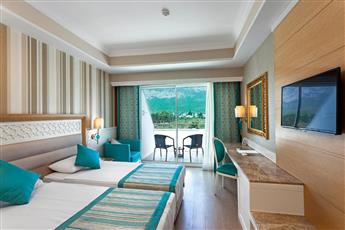 Karmir Resort & Spa