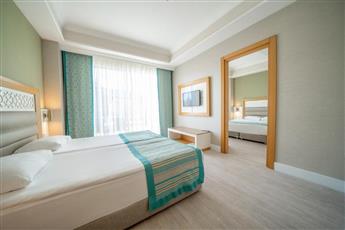 Karmir Resort & Spa