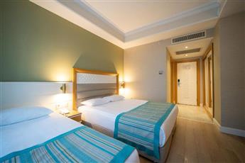 Karmir Resort & Spa