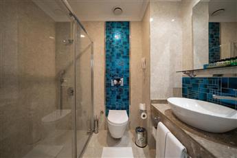 Karmir Resort & Spa