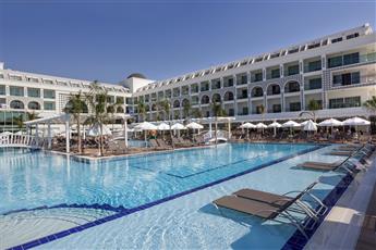 Karmir Resort & Spa