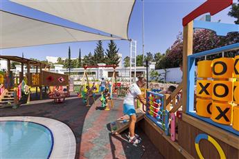 Karmir Resort & Spa