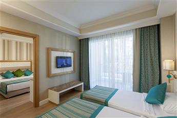 Karmir Resort & Spa