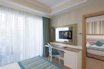 Karmir Resort & Spa