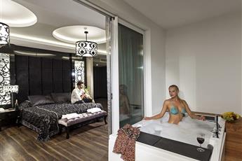 Karmir Resort & Spa