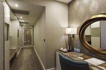 Karmir Resort & Spa