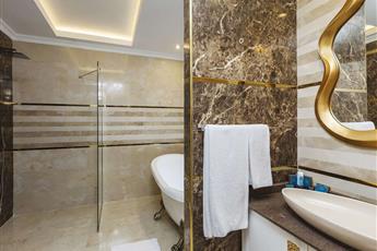 Karmir Resort & Spa