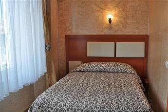 Kaya Madrid Hotel 3*