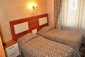 Kaya Madrid Hotel