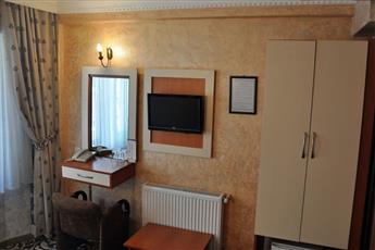 Kaya Madrid Hotel