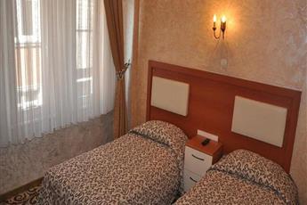 Kaya Madrid Hotel