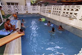 Kleopatra Bavyera Hotel