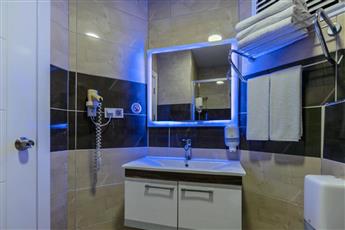 Kleopatra Blue Hawaii Hotel