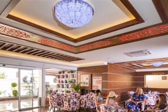 Kleopatra Blue Hawaii Hotel