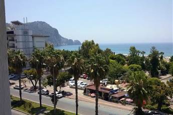 Kleopatra Blue Hawaii Hotel