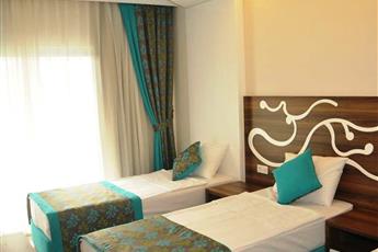 Kleopatra Blue Hawaii Hotel