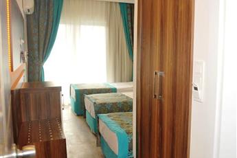 Kleopatra Blue Hawaii Hotel