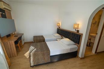 Kleopatra Celine Hotel