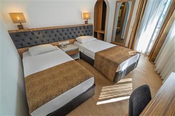Kleopatra Celine Hotel