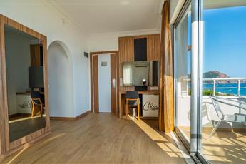 Kleopatra Celine Hotel