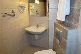 Kleopatra Celine Hotel