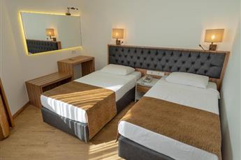 Kleopatra Celine Hotel