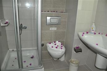 Kleopatra Celine Hotel