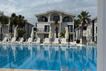 La Benata Beach Hotel 5*