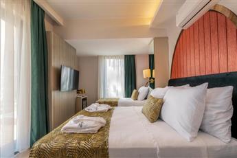 La Benata Beach Hotel 5*