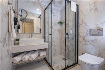 La Benata Beach Hotel 5*