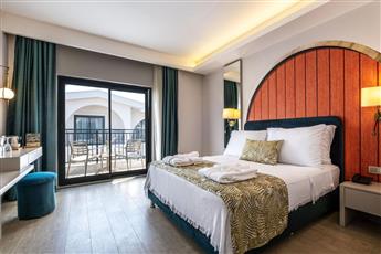 La Benata Beach Hotel 5*