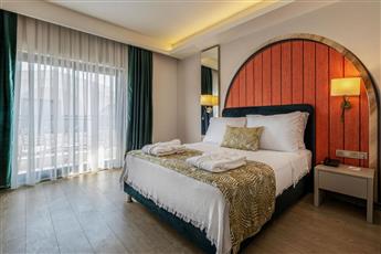 La Benata Beach Hotel 5*