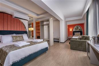 La Benata Beach Hotel 5*