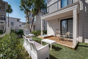 La Benata Beach Hotel 5*