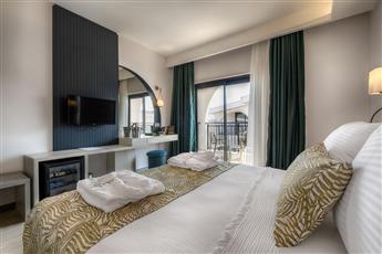 La Benata Beach Hotel