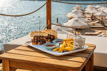 La Boutique Hotel & Suites 4*