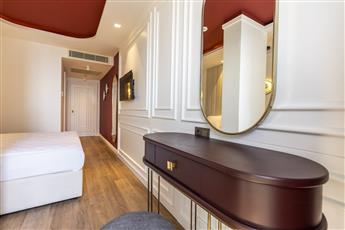 La Boutique Hotel & Suites 4*