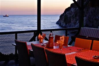 Ladonia Hotels Adakule