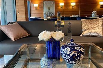 Lady Diana Hotel