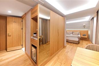 Lady Diana Hotel